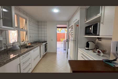 Casa de condomínio à venda com 132m², 3 quartos e 2 vagas Casa de condomínio à venda com 132m², 3 quartos e 2 vagasCozinha