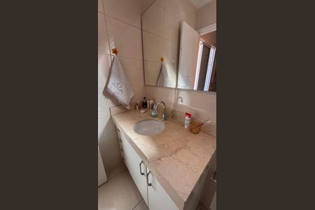 Casa de condomínio à venda com 132m², 3 quartos e 2 vagas Casa de condomínio à venda com 132m², 3 quartos e 2 vagasBanheiro da Suíte