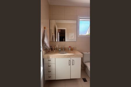 Casa de condomínio à venda com 132m², 3 quartos e 2 vagas Casa de condomínio à venda com 132m², 3 quartos e 2 vagasBanheiro da Suíte