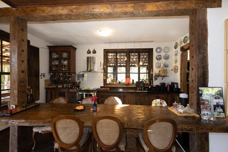 Casa de condomínio à venda com 559m², 5 quartos e 4 vagas Casa de condomínio à venda com 559m², 5 quartos e 4 vagasCozinha