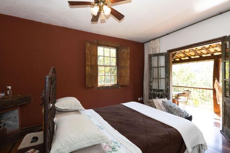 Casa de condomínio à venda com 559m², 5 quartos e 4 vagas Casa de condomínio à venda com 559m², 5 quartos e 4 vagasSuíte 3