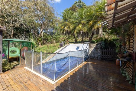 Casa de condomínio à venda com 559m², 5 quartos e 4 vagas Casa de condomínio à venda com 559m², 5 quartos e 4 vagasPiscina