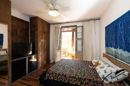 Casa de condomínio à venda com 559m², 5 quartos e 4 vagas Casa de condomínio à venda com 559m², 5 quartos e 4 vagasQuarto 1