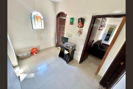 Casa à venda com 180m², 6 quartos e 4 vagas Casa à venda com 180m², 6 quartos e 4 vagasSala 2