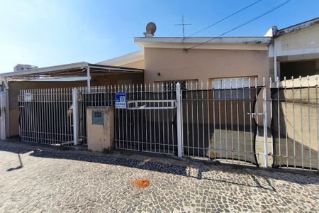 Casa à venda com 110m², 2 quartos e 3 vagasFachada
