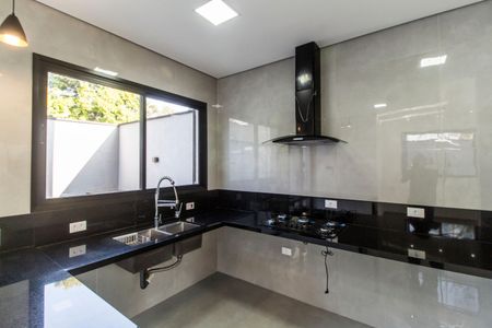 Apartamento à venda com 140m², 2 quartos e 4 vagas Apartamento à venda com 140m², 2 quartos e 4 vagasCozinha