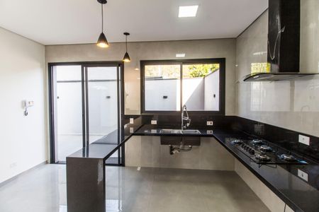 Apartamento à venda com 140m², 2 quartos e 4 vagas Apartamento à venda com 140m², 2 quartos e 4 vagasCozinha