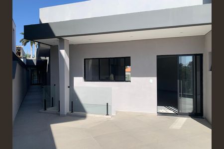 Casa de condomínio para alugar com 380m², 3 quartos e 2 vagas Casa de condomínio para alugar com 380m², 3 quartos e 2 vagasÁrea Externa
