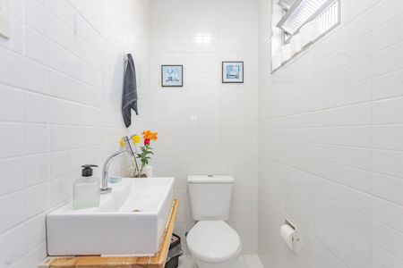 Casa à venda com 210m², 3 quartos e 5 vagasBanheiro de serviço