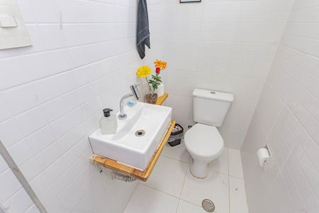 Casa à venda com 210m², 3 quartos e 5 vagasBanheiro de serviço