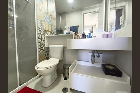 Apartamento à venda com 70m², 2 quartos e 1 vaga Apartamento à venda com 70m², 2 quartos e 1 vagaBanheiro da Suíte