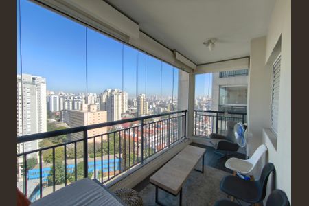 Apartamento à venda com 70m², 2 quartos e 1 vaga Apartamento à venda com 70m², 2 quartos e 1 vagaVaranda