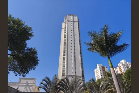 Apartamento à venda com 70m², 2 quartos e 1 vaga Apartamento à venda com 70m², 2 quartos e 1 vagaFachada