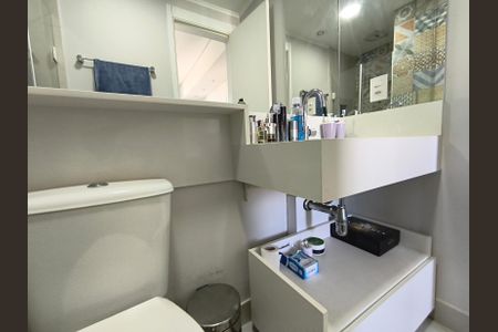Apartamento à venda com 70m², 2 quartos e 1 vaga Apartamento à venda com 70m², 2 quartos e 1 vagaBanheiro da Suíte