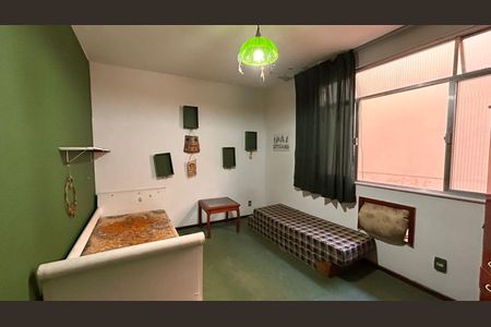 Casa à venda com 384m², 5 quartos e 1 vaga