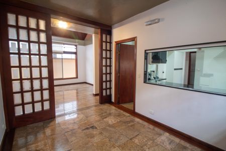 Casa à venda com 447m², 4 quartos e 2 vagas Casa à venda com 447m², 4 quartos e 2 vagasCopa