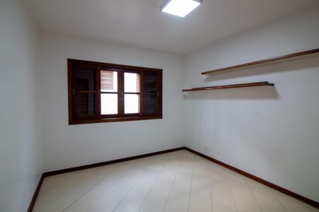 Casa à venda com 447m², 4 quartos e 2 vagas Casa à venda com 447m², 4 quartos e 2 vagasQuarto 1