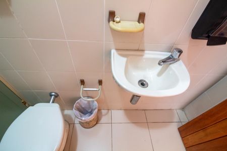 Casa à venda com 447m², 4 quartos e 2 vagas Casa à venda com 447m², 4 quartos e 2 vagasÁrea comum - Banheiro da Piscina 2