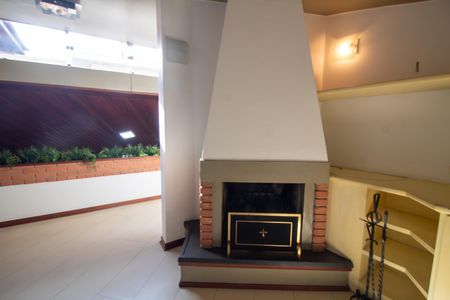 Casa à venda com 447m², 4 quartos e 2 vagas Casa à venda com 447m², 4 quartos e 2 vagasSala 2