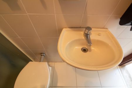 Casa à venda com 447m², 4 quartos e 2 vagas Casa à venda com 447m², 4 quartos e 2 vagasÁrea comum - Banheiro da Piscina 1