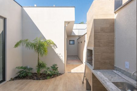 Casa à venda com 69m², 2 quartos e 2 vagas Casa à venda com 69m², 2 quartos e 2 vagasÁrea comum