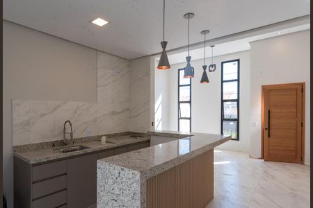 Casa à venda com 69m², 2 quartos e 2 vagas Casa à venda com 69m², 2 quartos e 2 vagasCozinha