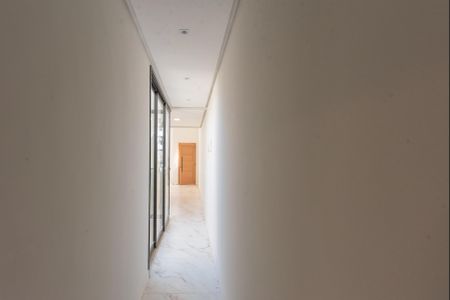 Casa à venda com 69m², 2 quartos e 2 vagas Casa à venda com 69m², 2 quartos e 2 vagasCorredor