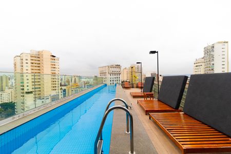 Studio à venda com 29m², 1 quarto e sem vaga Studio à venda com 29m², 1 quarto e sem vagaPiscina