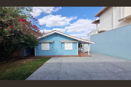 Casa de condomínio à venda com 303m², 3 quartos e 4 vagas