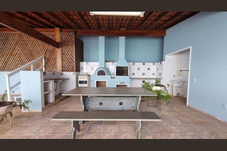 Casa de condomínio à venda com 303m², 3 quartos e 4 vagas