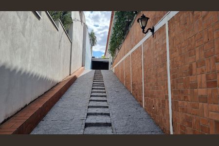 Casa de condomínio à venda com 303m², 3 quartos e 4 vagas