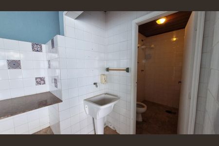 Casa de condomínio à venda com 303m², 3 quartos e 4 vagas