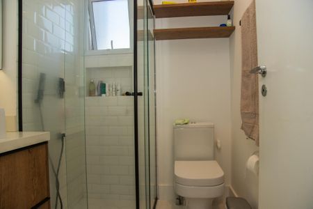 Apartamento à venda com 94m², 2 quartos e 2 vagas Apartamento à venda com 94m², 2 quartos e 2 vagasBanheiro da Suíte