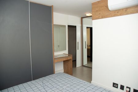 Apartamento à venda com 94m², 2 quartos e 2 vagas Apartamento à venda com 94m², 2 quartos e 2 vagas Suíte