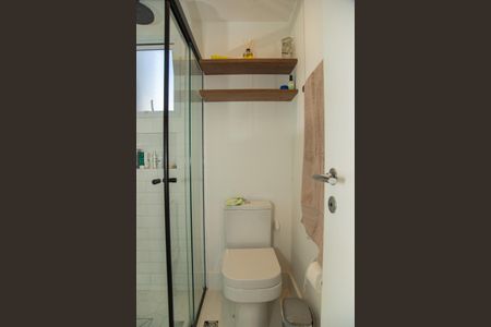 Apartamento à venda com 94m², 2 quartos e 2 vagas Apartamento à venda com 94m², 2 quartos e 2 vagasBanheiro da Suíte