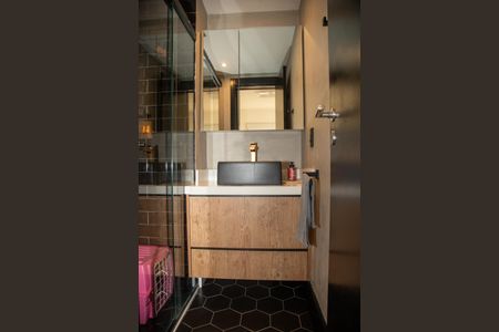 Apartamento à venda com 94m², 2 quartos e 2 vagas Apartamento à venda com 94m², 2 quartos e 2 vagasBanheiro da Suíte 2