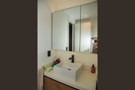 Apartamento à venda com 94m², 2 quartos e 2 vagas Apartamento à venda com 94m², 2 quartos e 2 vagasBanheiro da Suíte