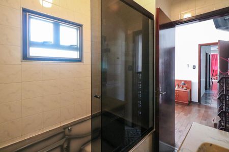 Casa à venda com 164m², 2 quartos e 5 vagas Casa à venda com 164m², 2 quartos e 5 vagasBanheiro da Suíte 2