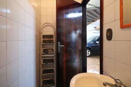Casa à venda com 164m², 2 quartos e 5 vagas Casa à venda com 164m², 2 quartos e 5 vagasBanheiro de Serviço 2