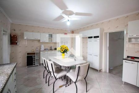 Casa à venda com 180m², 2 quartos e 1 vaga Casa à venda com 180m², 2 quartos e 1 vagaCozinha Casa 2
