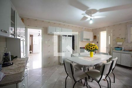 Casa à venda com 180m², 2 quartos e 1 vaga Casa à venda com 180m², 2 quartos e 1 vagaCozinha Casa 2