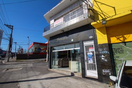 Casa à venda com 380m², 4 quartos e 3 vagas Casa à venda com 380m², 4 quartos e 3 vagasFachada