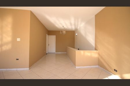 Casa à venda com 380m², 4 quartos e 3 vagas Casa à venda com 380m², 4 quartos e 3 vagasSala