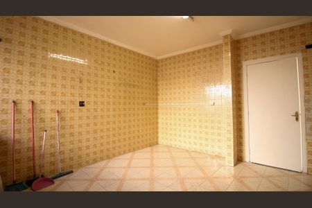 Casa à venda com 380m², 4 quartos e 3 vagas Casa à venda com 380m², 4 quartos e 3 vagasCozinha