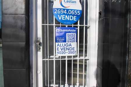 Casa à venda com 380m², 4 quartos e 3 vagas Casa à venda com 380m², 4 quartos e 3 vagasPlaca