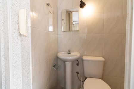 Casa à venda com 86m², 2 quartos e 2 vagas Casa à venda com 86m², 2 quartos e 2 vagasBanheiro de serviço