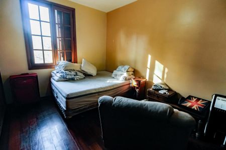 Casa à venda com 239m², 3 quartos e 4 vagas Casa à venda com 239m², 3 quartos e 4 vagasQuarto 1