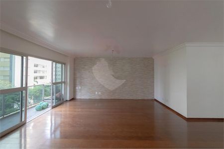 Apartamento à venda com 204m², 4 quartos e 2 vagas