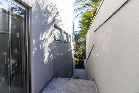 Casa de condomínio à venda com 813m², 3 quartos e 3 vagas Casa de condomínio à venda com 813m², 3 quartos e 3 vagasCorredor