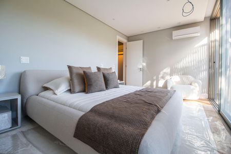 Casa de condomínio à venda com 813m², 3 quartos e 3 vagas Casa de condomínio à venda com 813m², 3 quartos e 3 vagasSuíte master